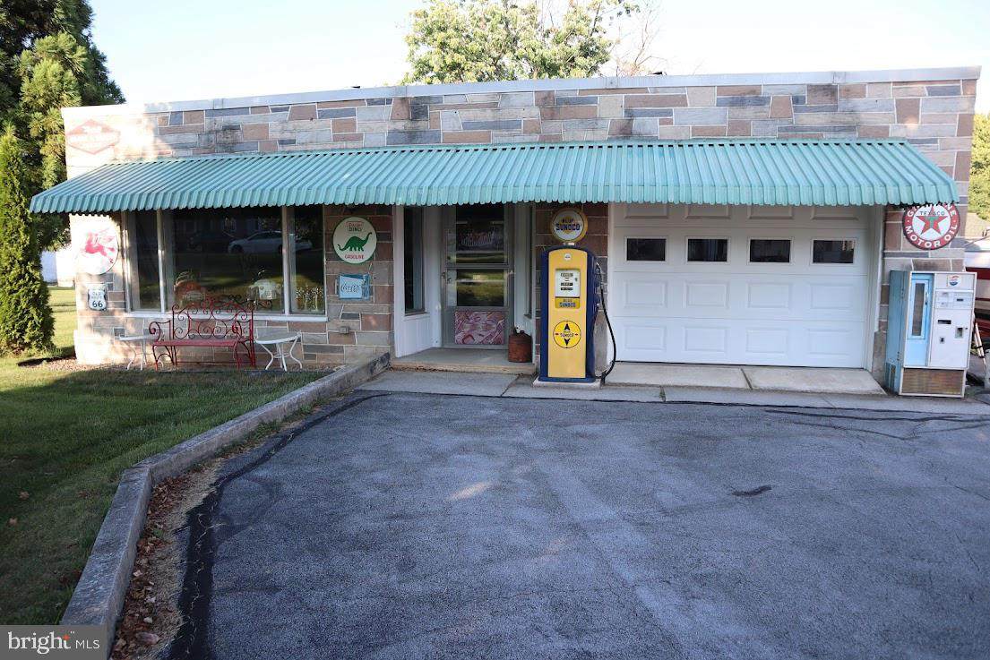 320 Broad Street - Photo 1