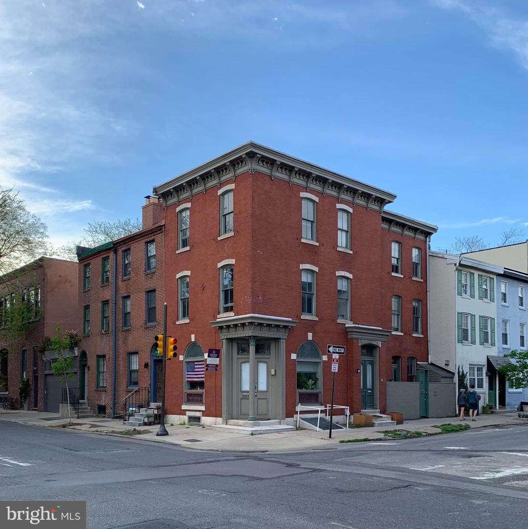 2101 Lombard Street - Photo 1