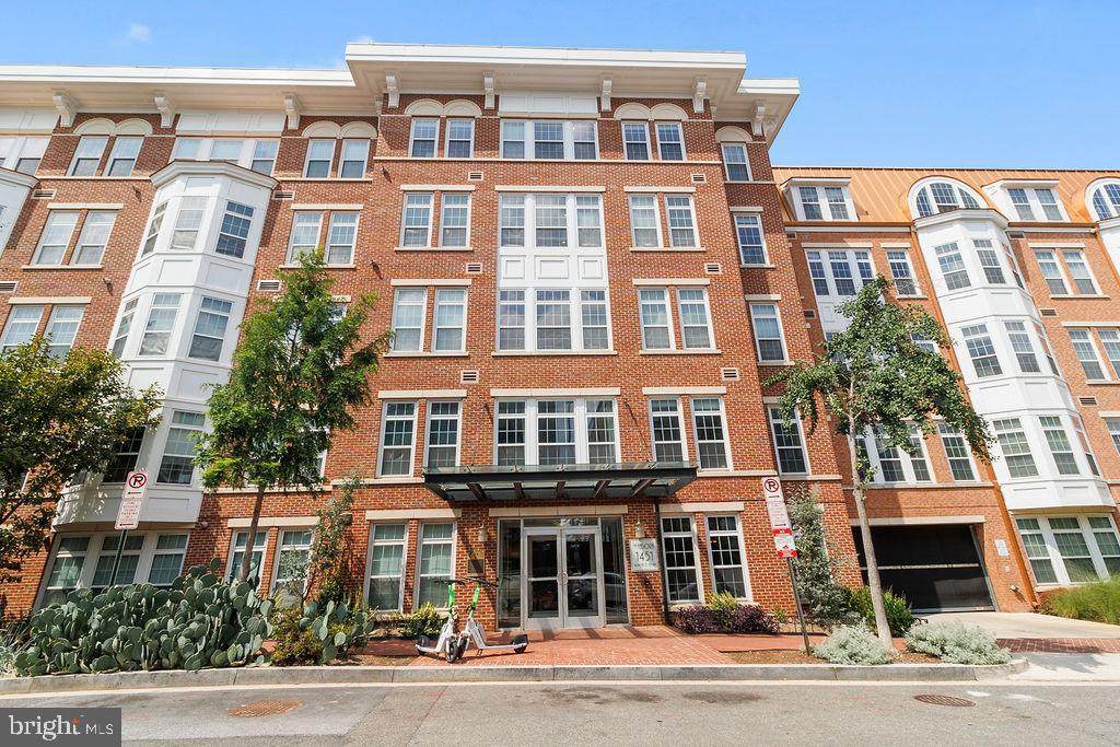 1451 Belmont Street - Photo 1