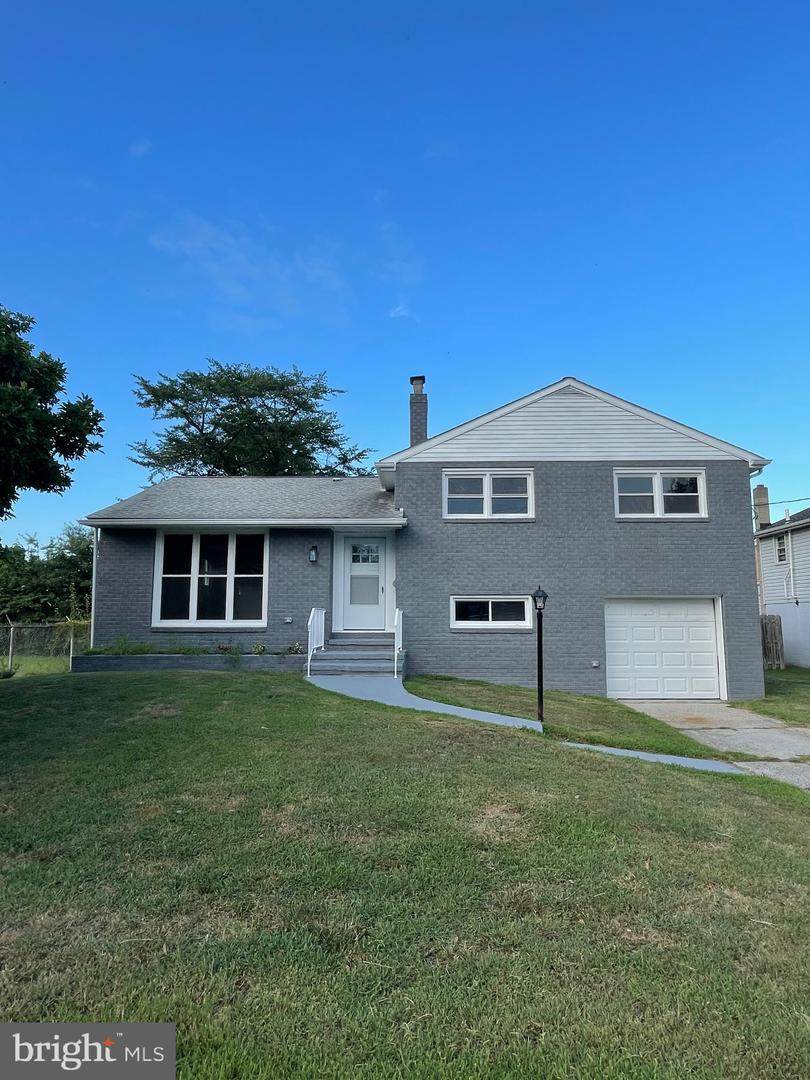 8 Lakeview Avenue - Photo 1
