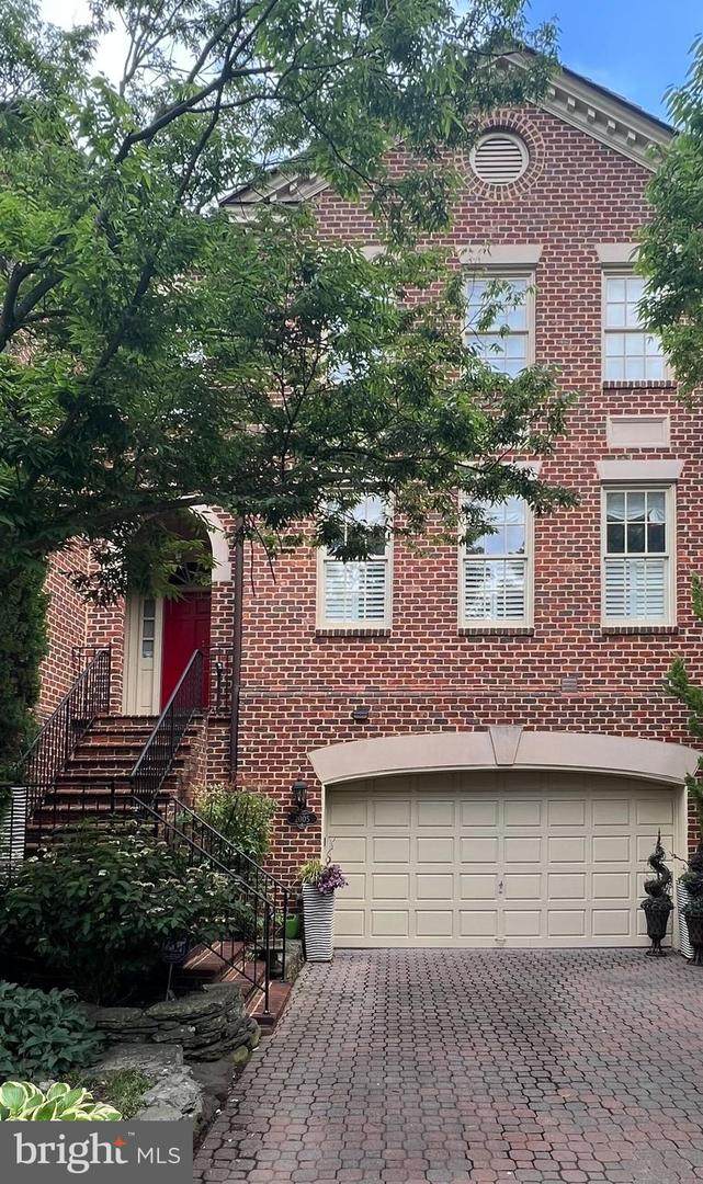 2005 Mayfair Mclean Court - Photo 1