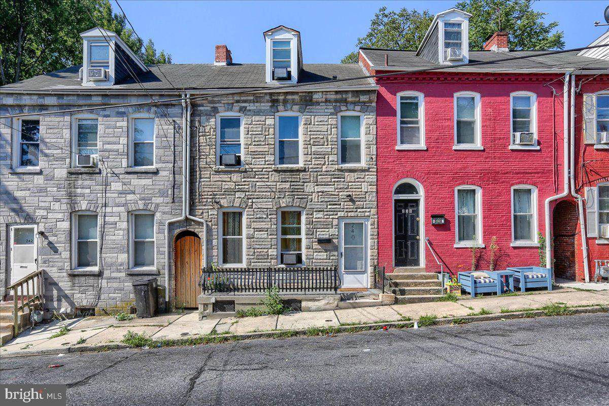240 Filbert Street - Photo 1