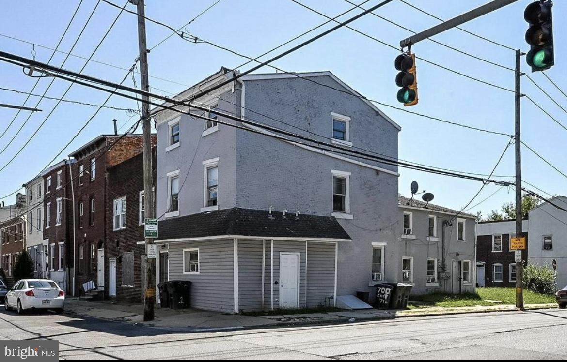 700 7TH Street - Photo 1
