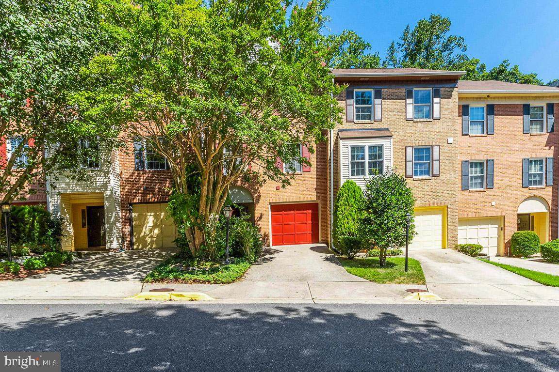 6046 Knights Ridge Way - Photo 1