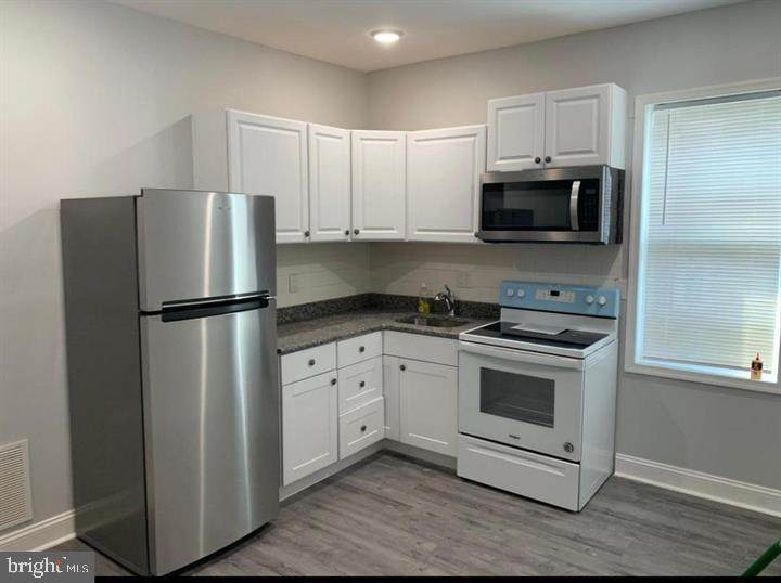 327 York Street - Photo 1