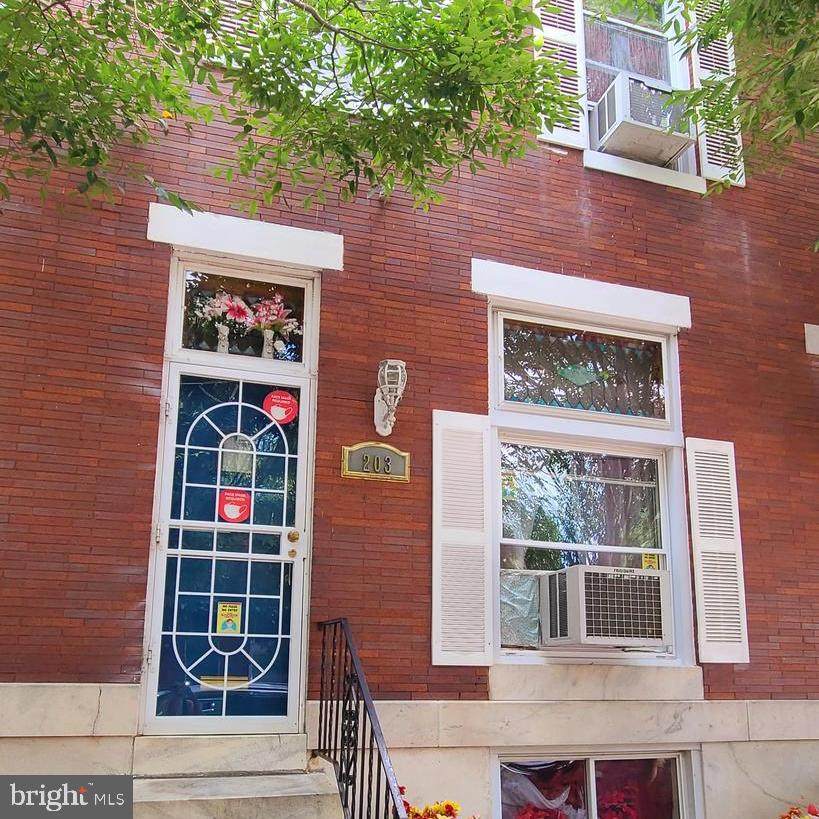 203 Kenwood Avenue - Photo 1