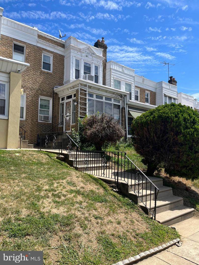 1729 Robinson Street - Photo 1