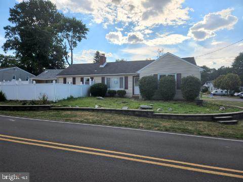 1048 Cornwells Avenue - Photo 1