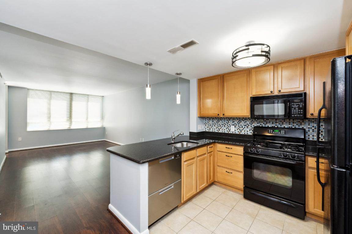 355 I Street - Photo 1