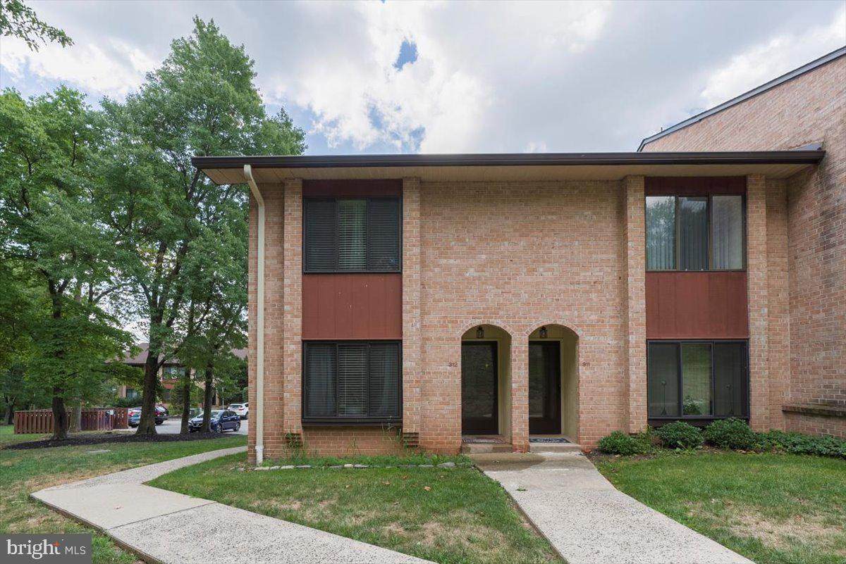 312 Stonybrook Drive - Photo 1