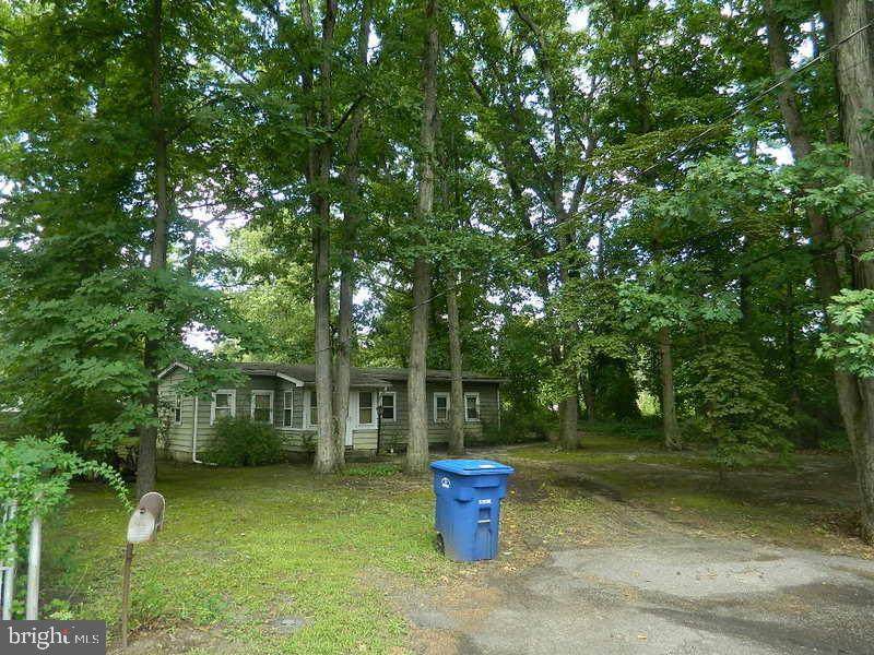 2211 Oak Avenue - Photo 1