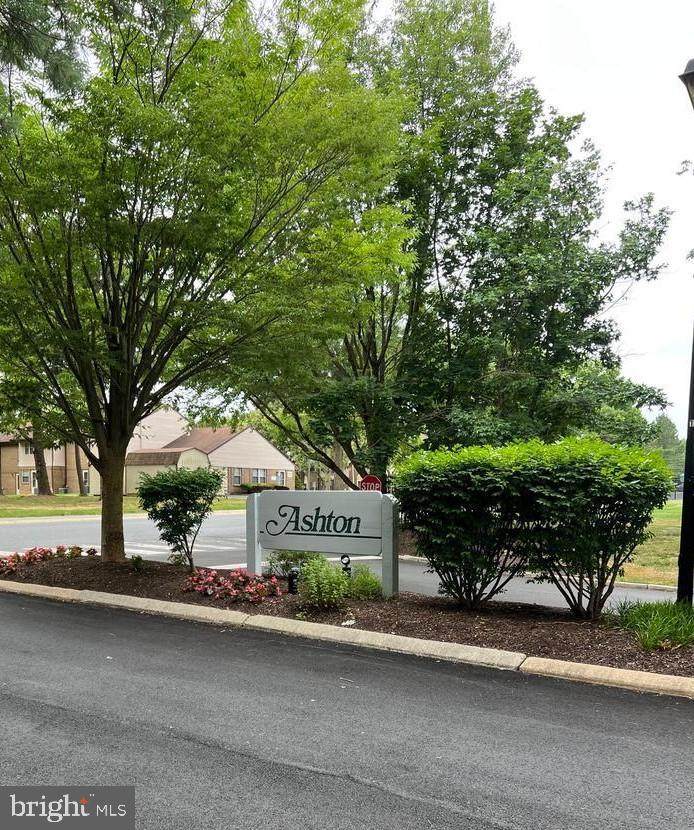 401 Ashton Lane - Photo 1