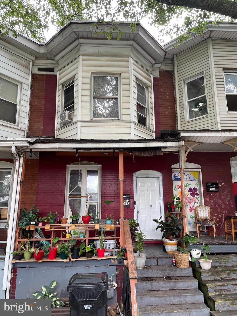 1632 Catherine Street - Photo 1