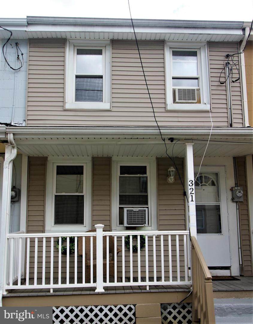 321 Borden Street - Photo 1