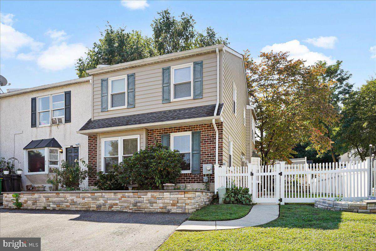 24 Kingston Terrace - Photo 1