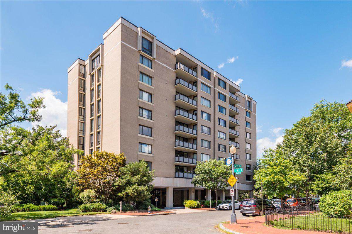 800 25TH Street - Photo 1