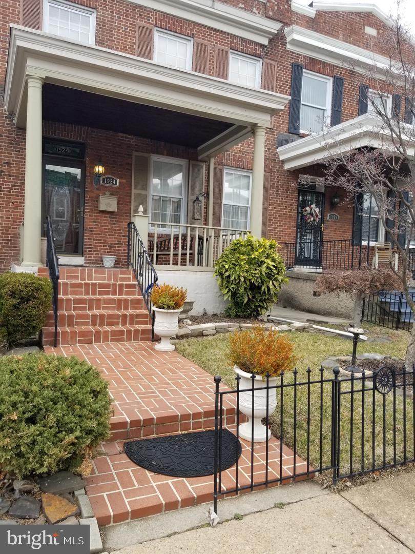 1924 30TH Street - Photo 1