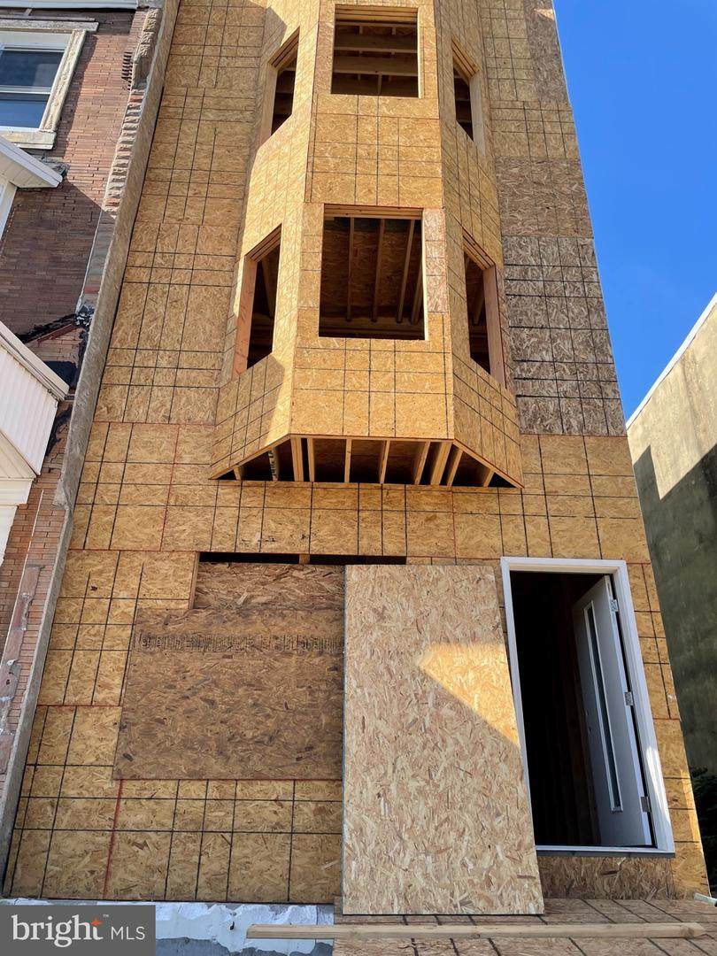 2916 Oxford Street - Photo 1