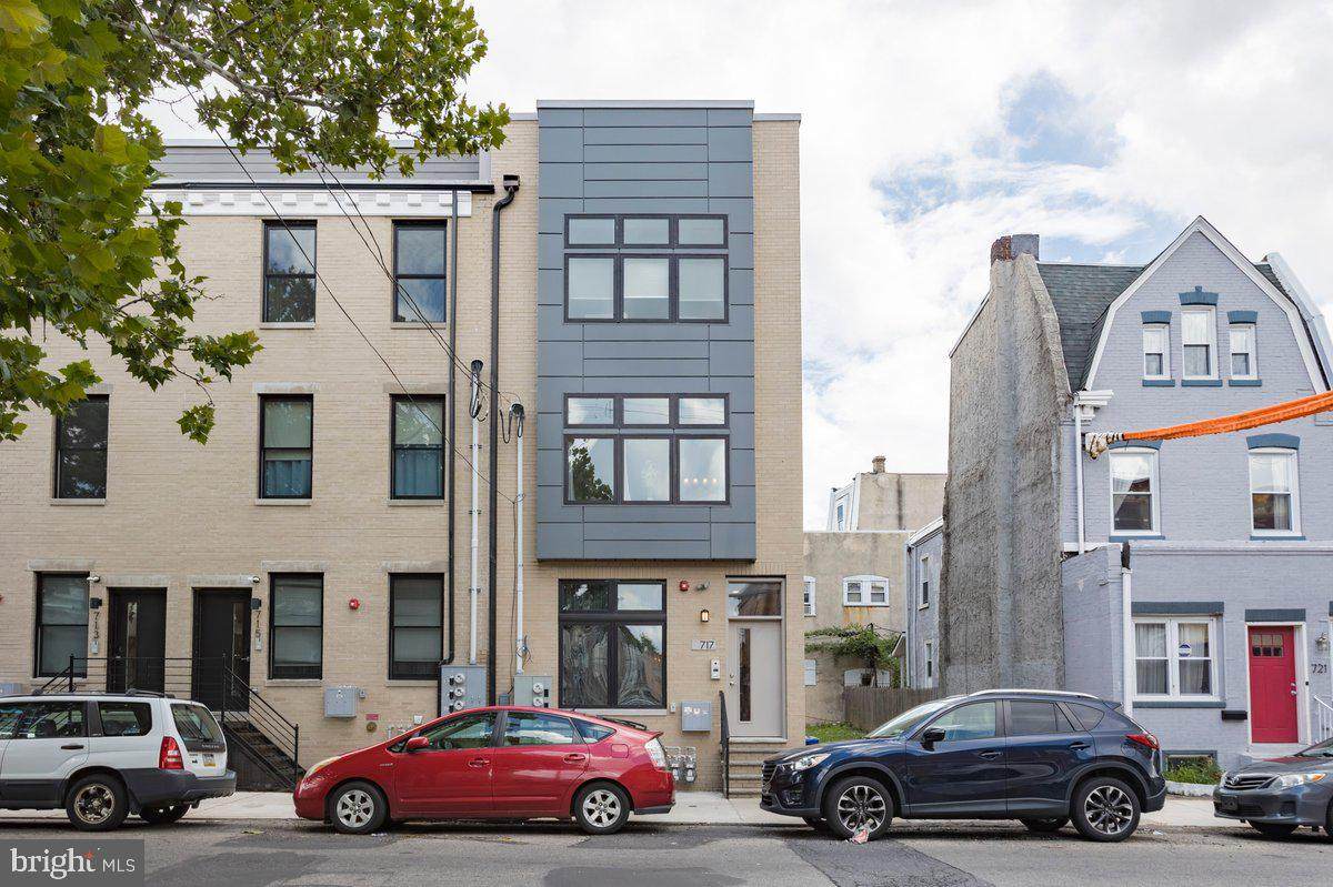 717 51ST Street - Photo 1