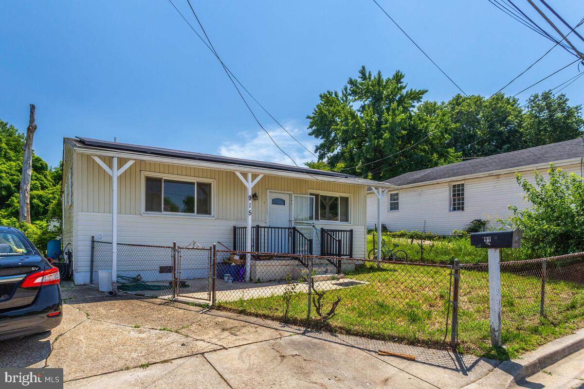 915 Balsamtree Drive - Photo 1