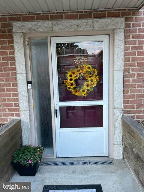 3655 Glengyle Avenue - Photo 1