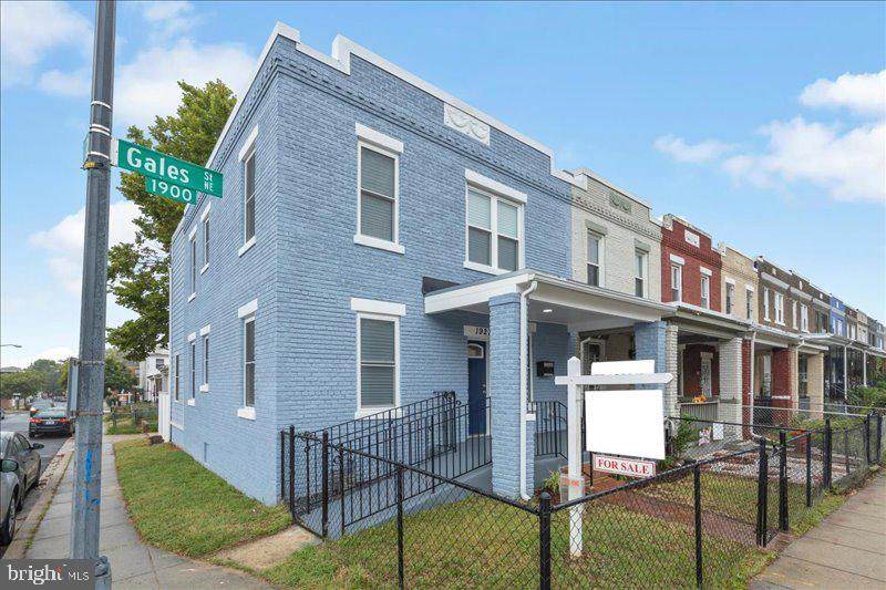 1927 Gales Street - Photo 1