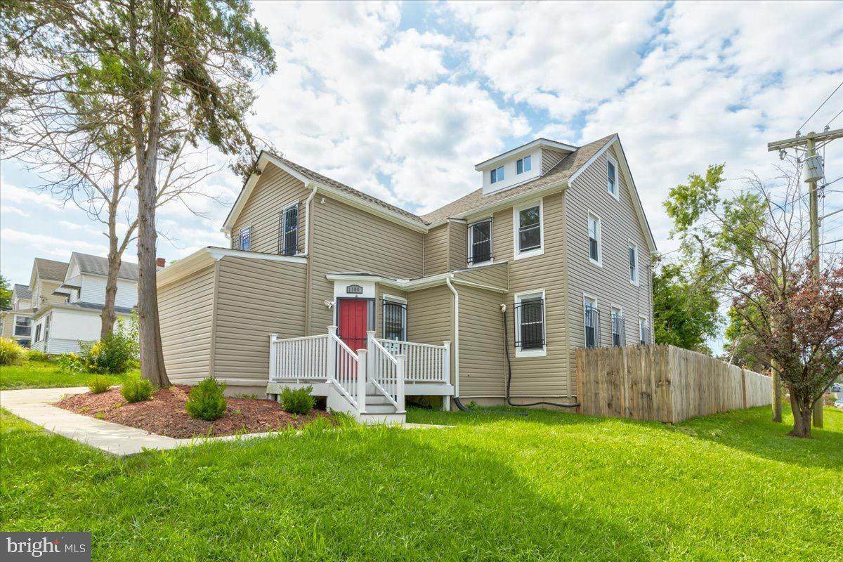 1100 Haverhill Road - Photo 1