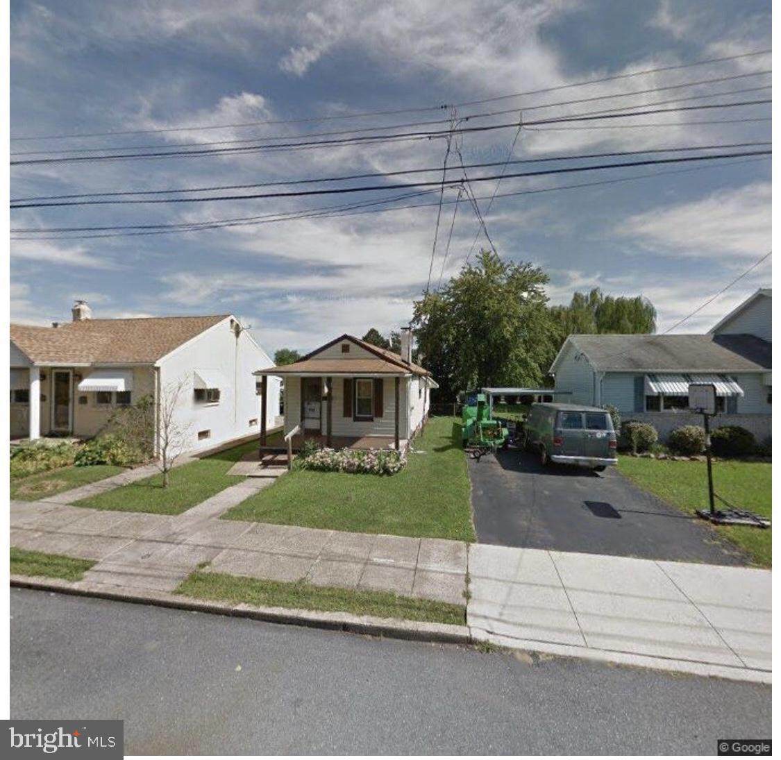 618 Race Street - Photo 1