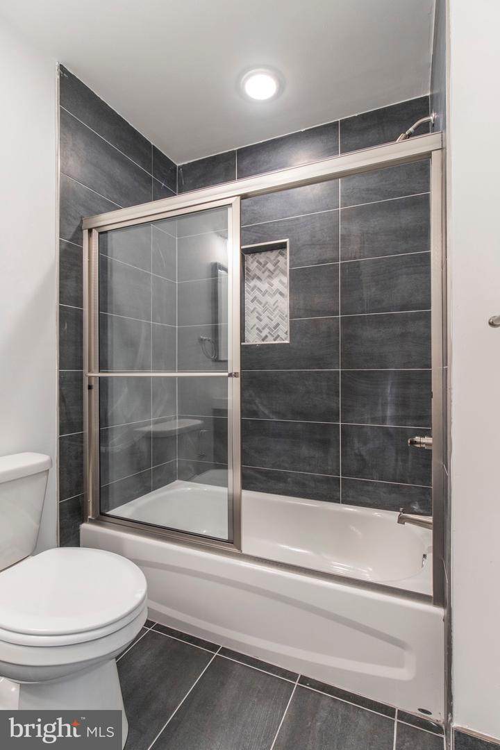 2404 Master Street - Photo 1