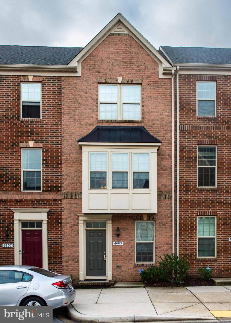 4605 Hudson Street - Photo 1