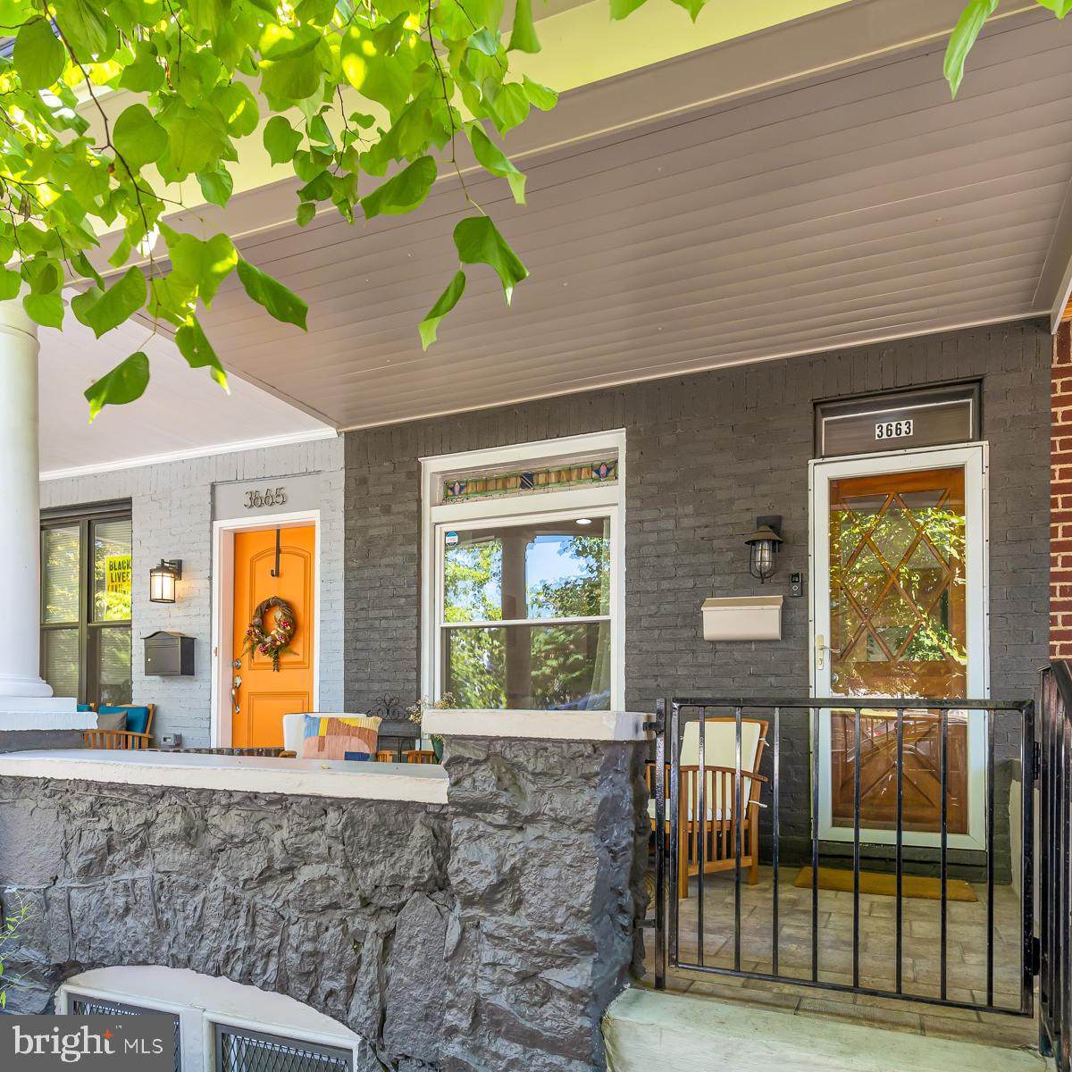 3663 Chestnut Avenue - Photo 1