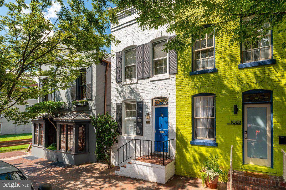 1060 Thomas Jefferson Street - Photo 1