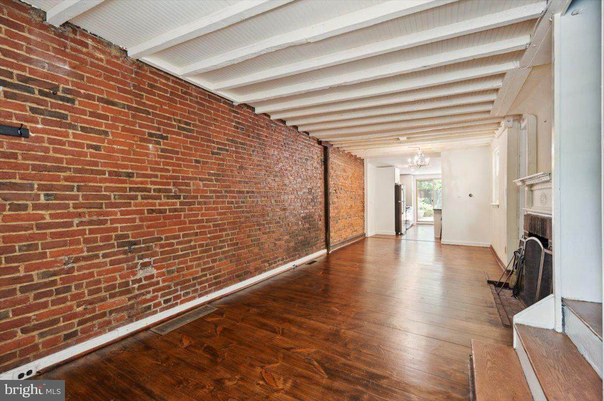 806 Front Street - Photo 1