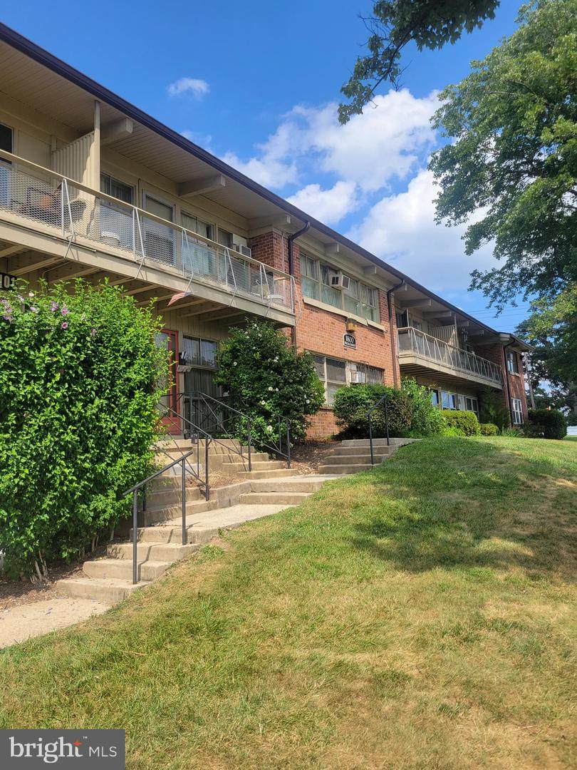 1800 Drexel Street - Photo 1