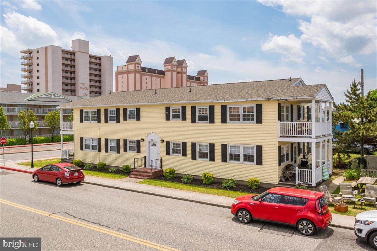 103 30TH Street - Photo 1