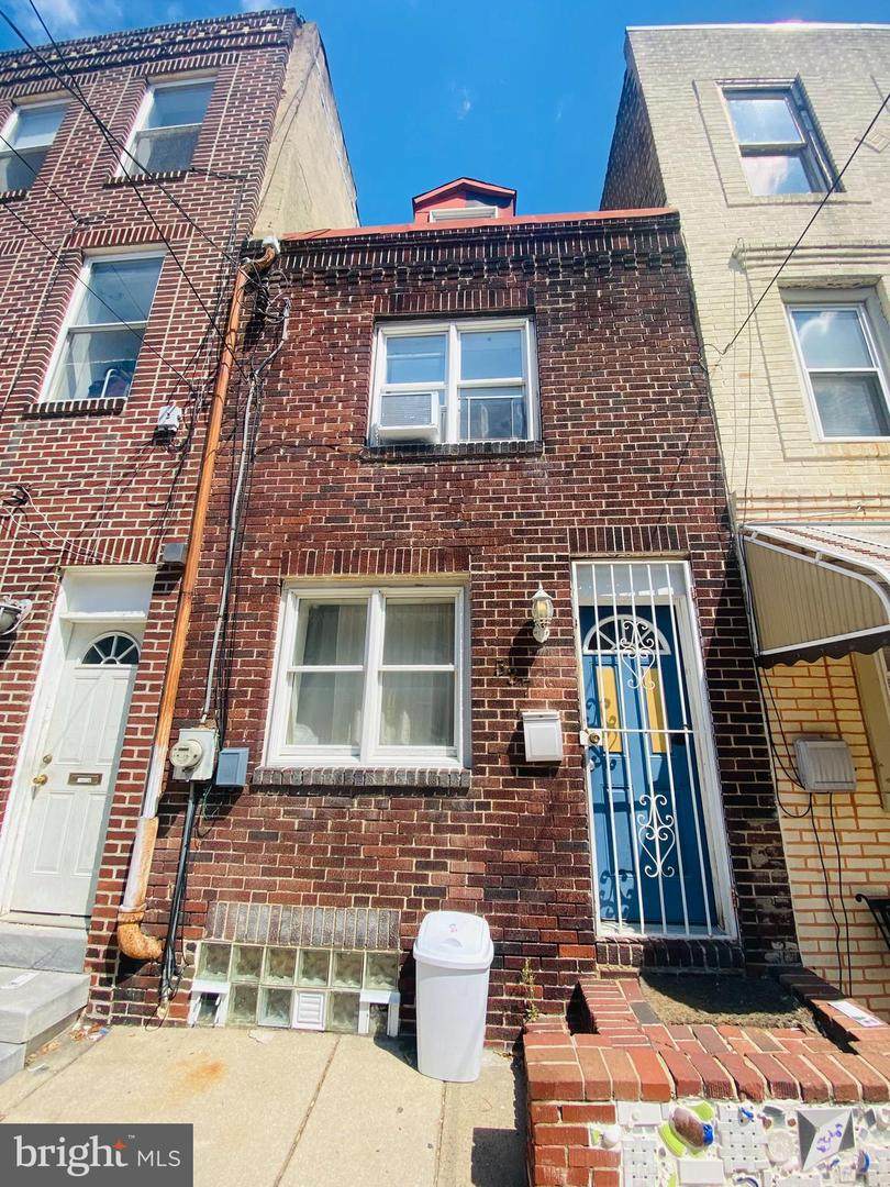 537 Carpenter Street - Photo 1