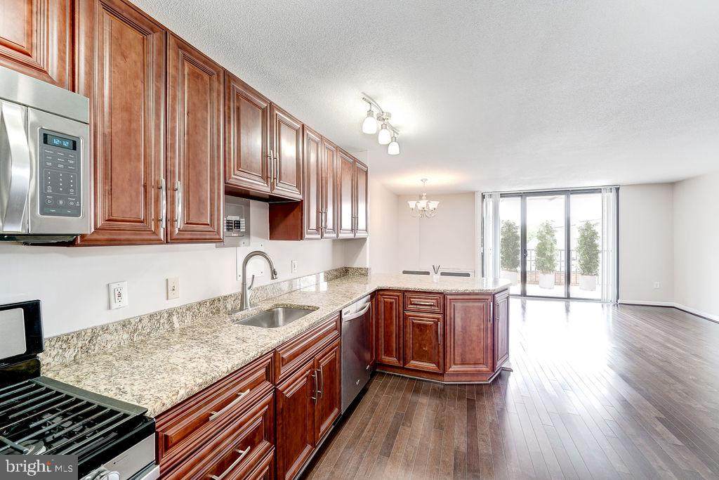 4242 West Highway - Photo 1