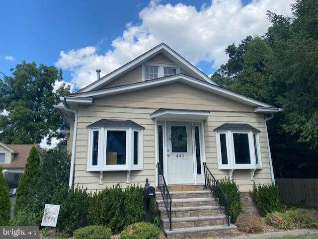 445 Emerald Avenue - Photo 1