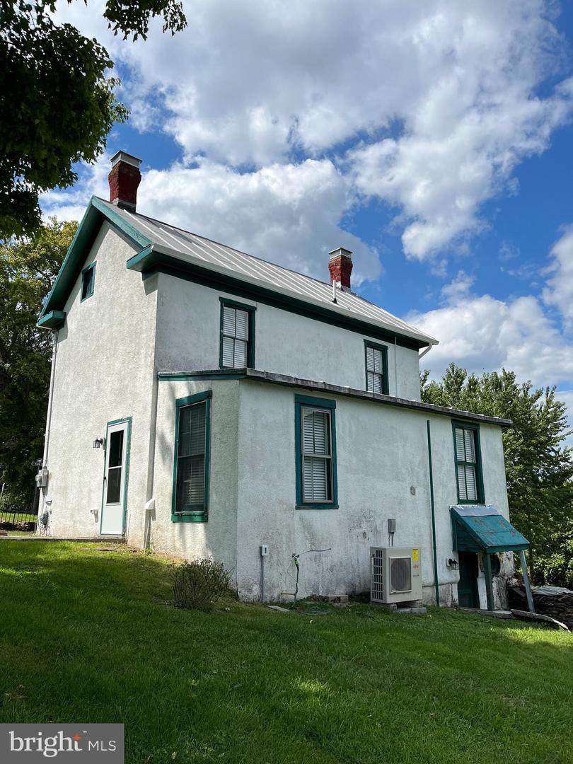 395 York Street - Photo 1