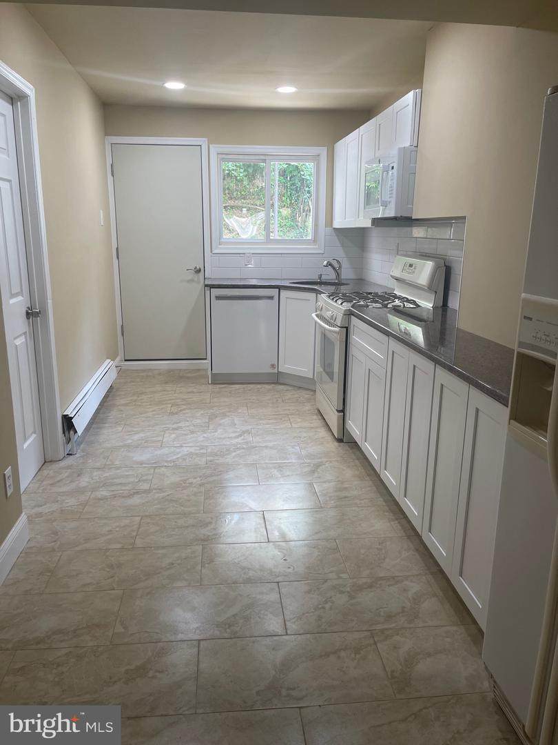 448 Bringhurst Street - Photo 1