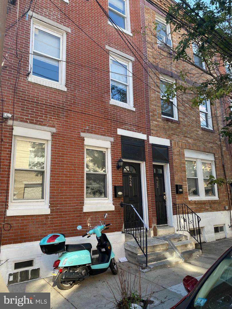 924 12TH Street - Photo 1