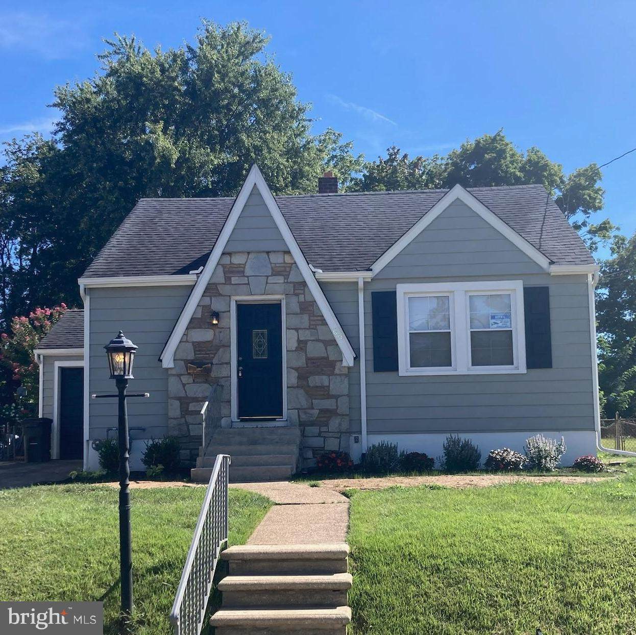 66 Buckingham Avenue - Photo 1