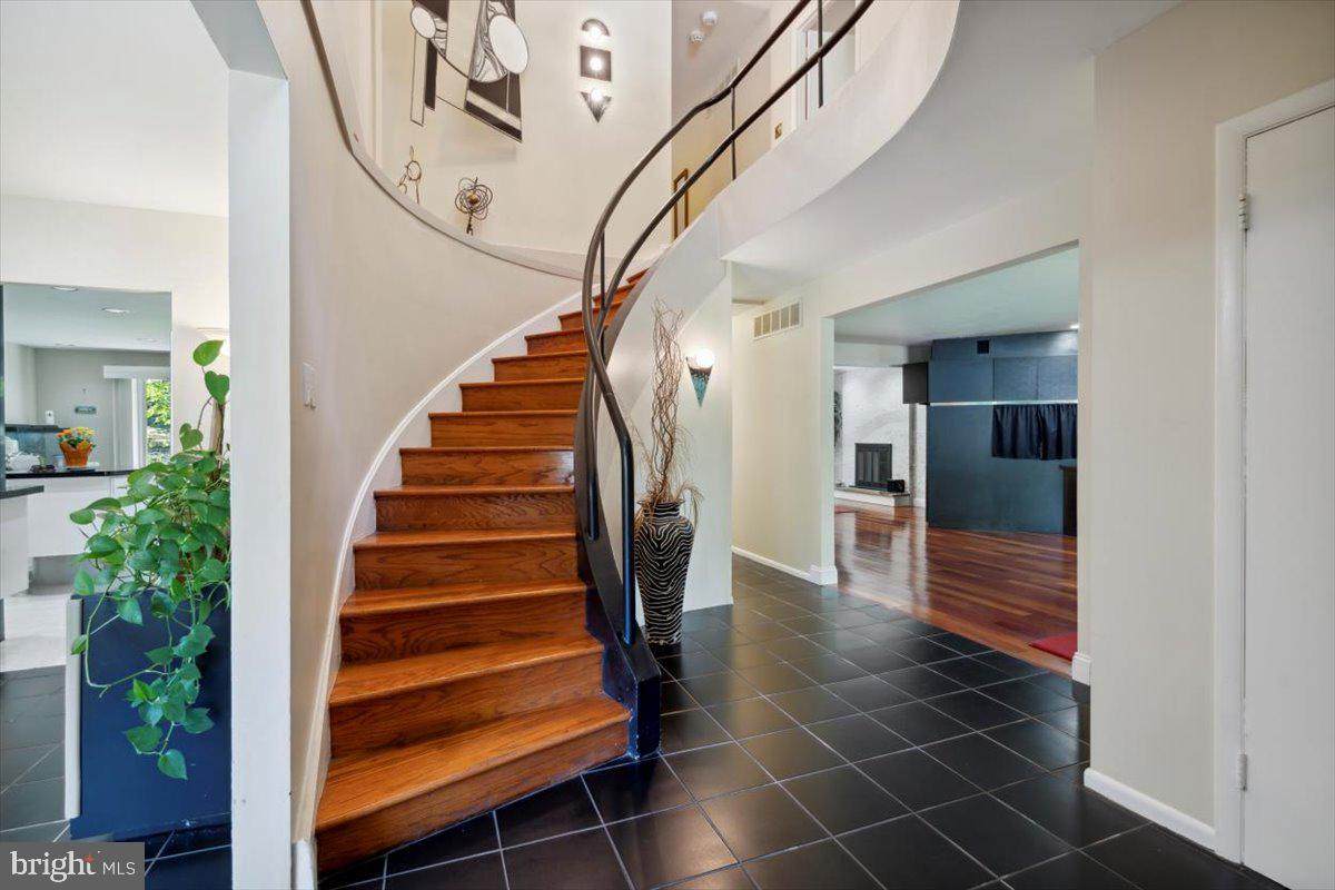 212 Clarion Avenue - Photo 1