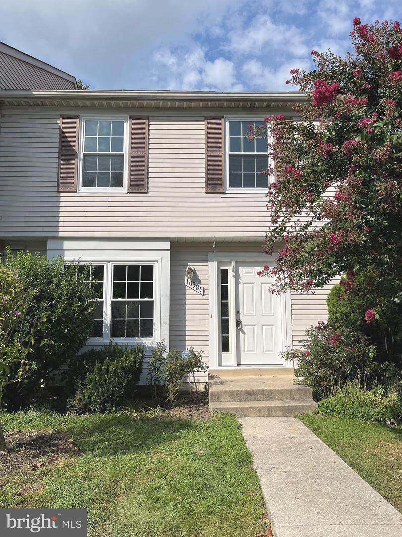 10385 College Square - Photo 1