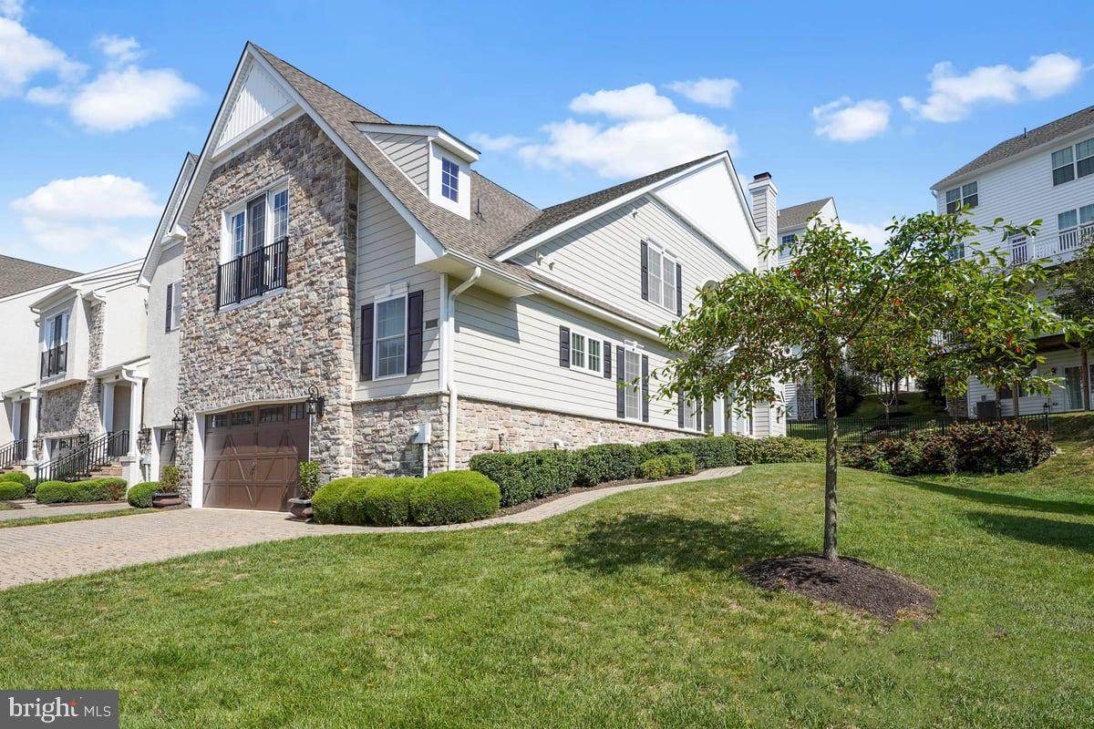 106 Wellington Drive - Photo 1