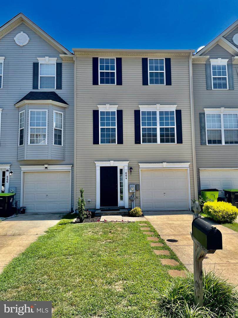 604 Spinnaker Lane - Photo 1