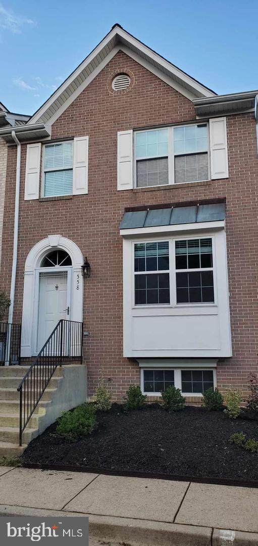558 Francis Nicholson Way - Photo 1