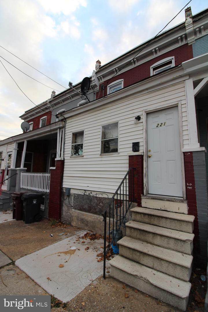 221 Van Buren Street - Photo 1