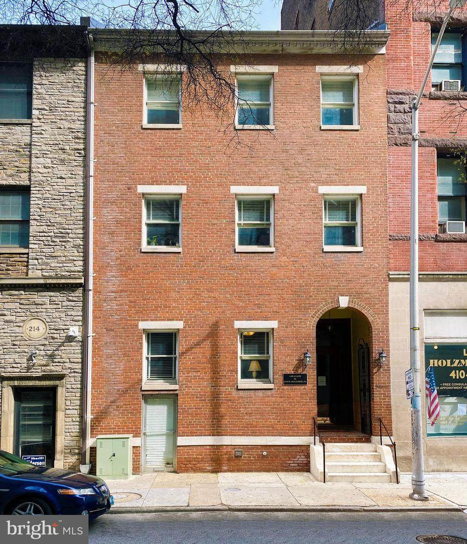 216 Lexington Street - Photo 1