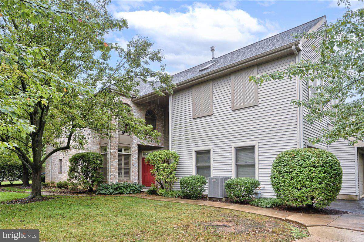 176 Crescent Drive - Photo 1